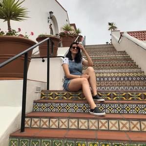 Meet your Posher, Ana